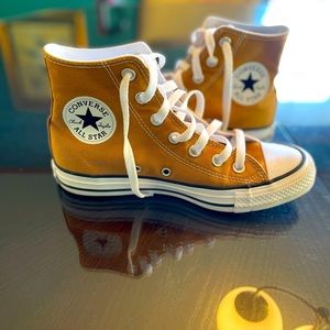Converse shoes, size 6.5, brand new & never worn